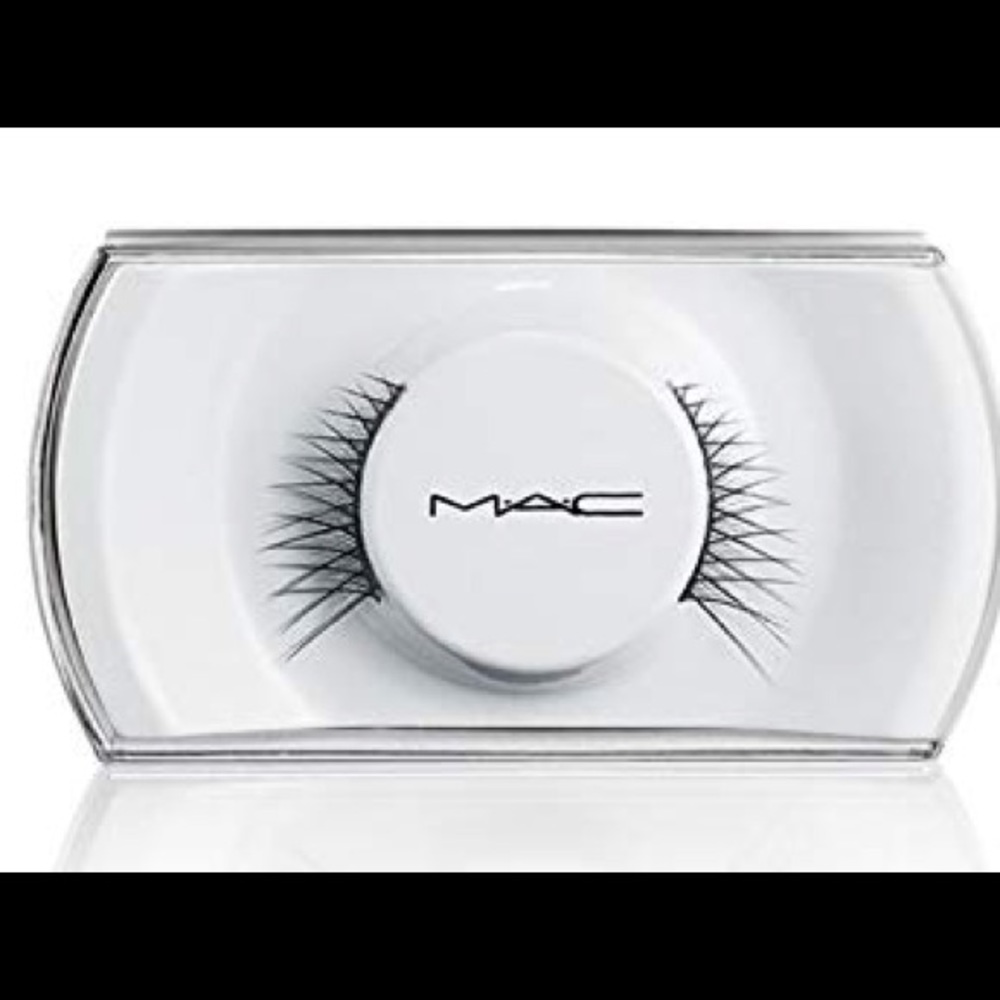 ❤️ MAC Cosmetics False Lashes- Hello Kitty Lash❤️